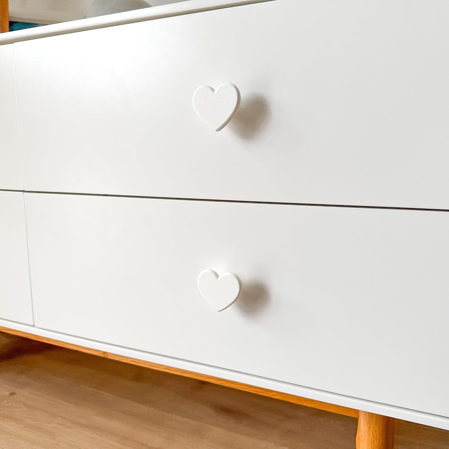 Herzförmiger Möbelgriff für Kinderzimmer aus Kunststoff