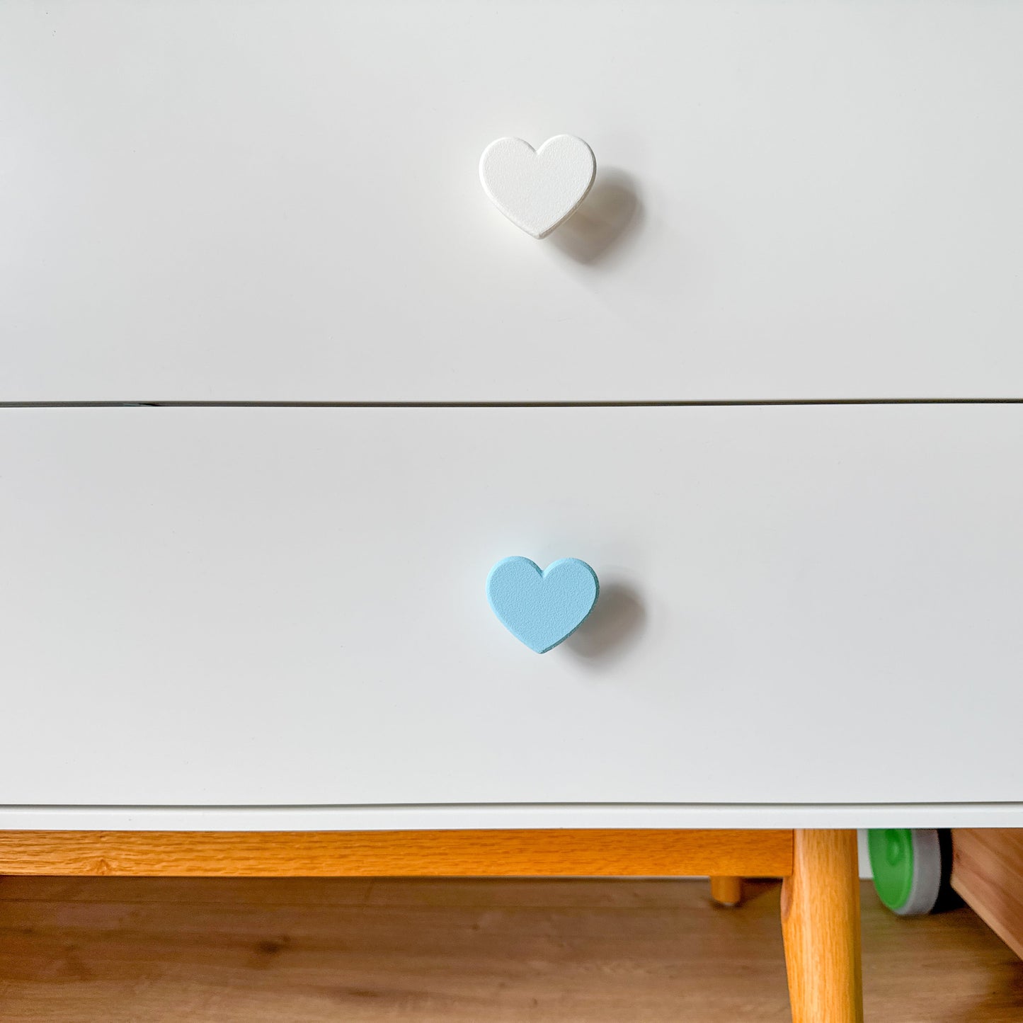 Herzförmiger Möbelgriff für Kinderzimmer aus Kunststoff