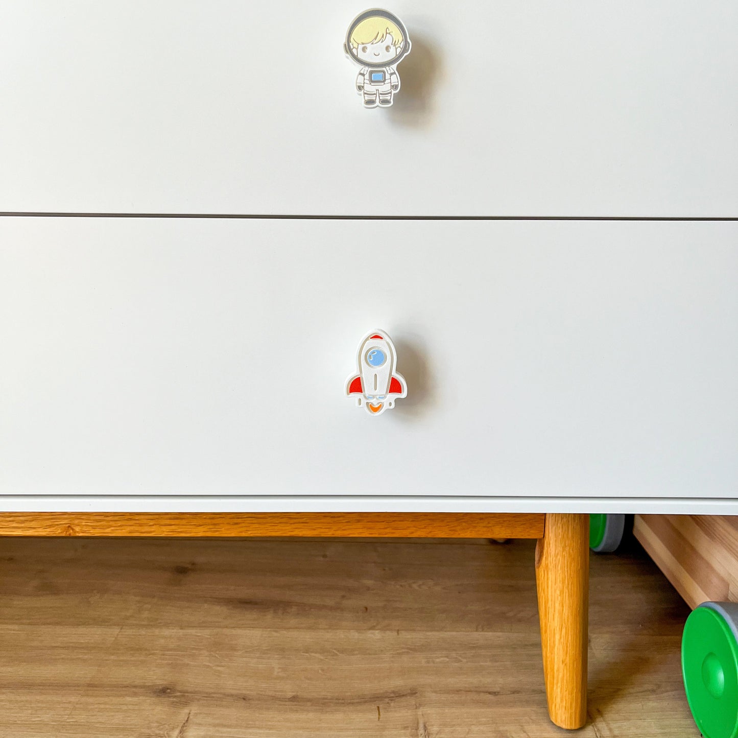 Möbelgriff Weltraum für Kinderzimmer Kommode und Schrank | Griff Kommode Hemnes | Babyzimmer | Pax Schrank Möbelknopf | Wickeltisch