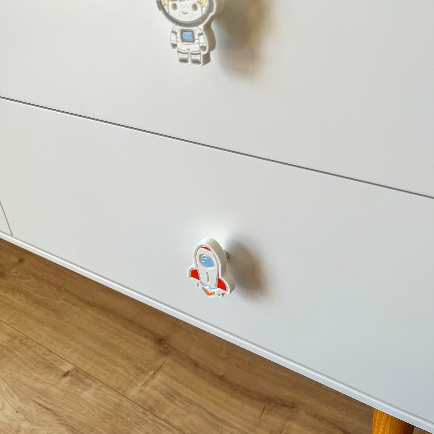 Möbelgriff Weltraum für Kinderzimmer Kommode und Schrank | Griff Kommode Hemnes | Babyzimmer | Pax Schrank Möbelknopf | Wickeltisch